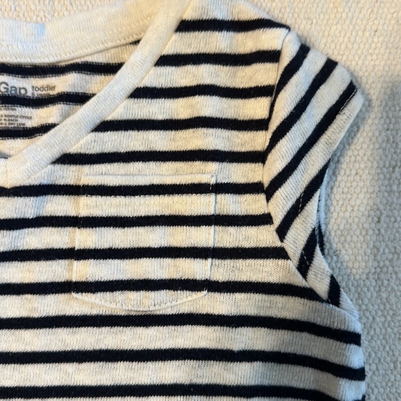 Baby Gap Cap Sleeved Navy and White Striped Knit T-Shirt - Picture 3 of 5